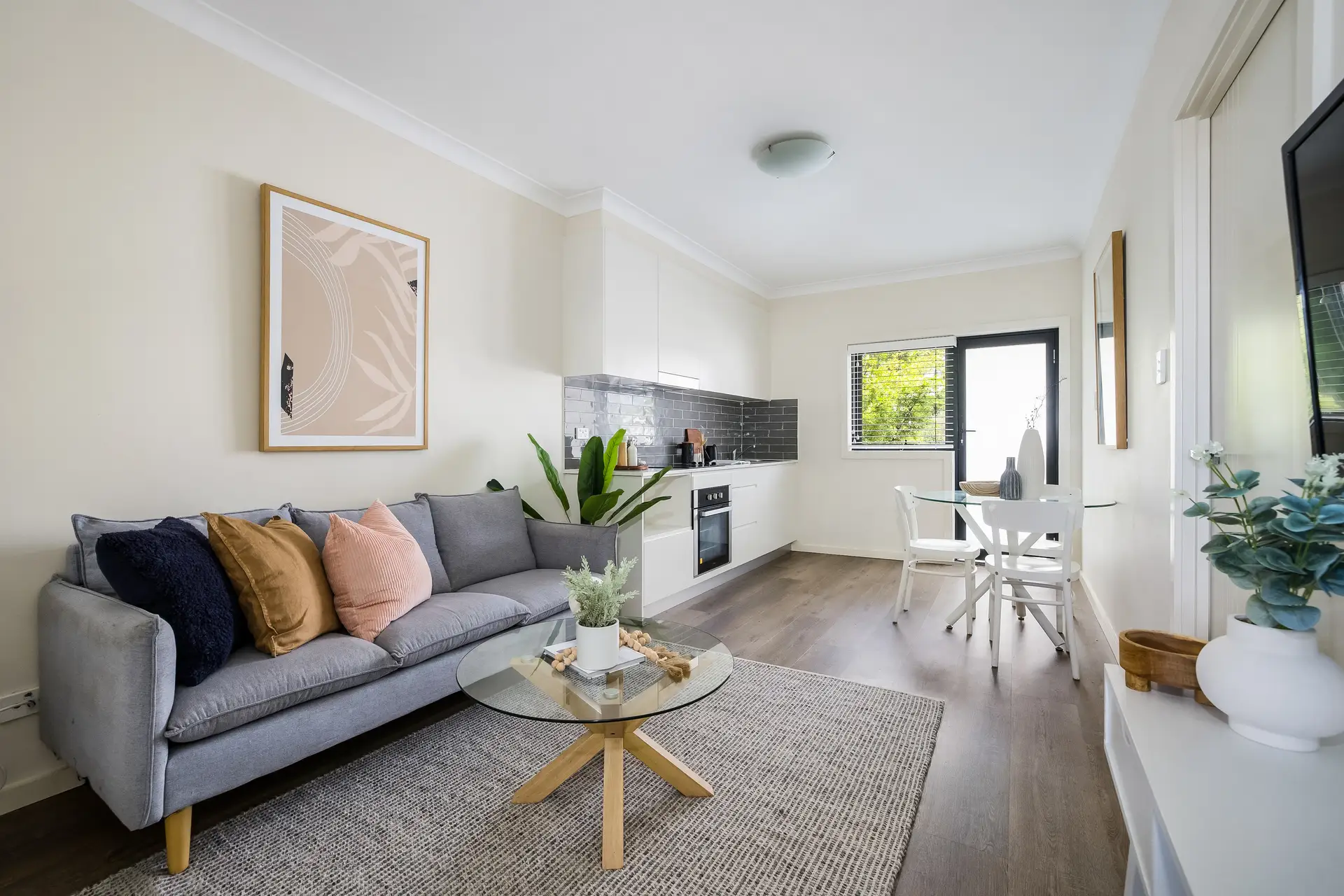 9/28 Canonbury Grove, Dulwich Hill Sold by Adrian William