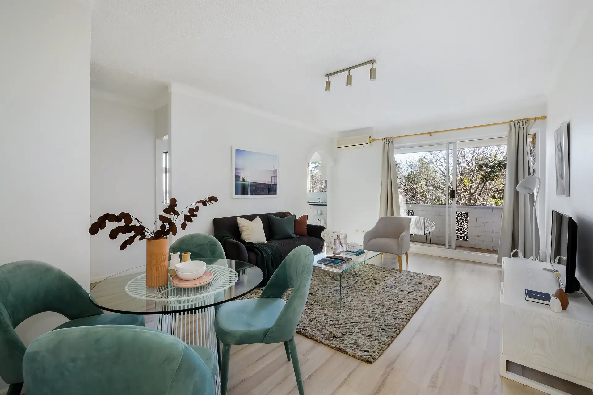 5/13-17 Myra Road, Dulwich Hill Sold by Adrian William