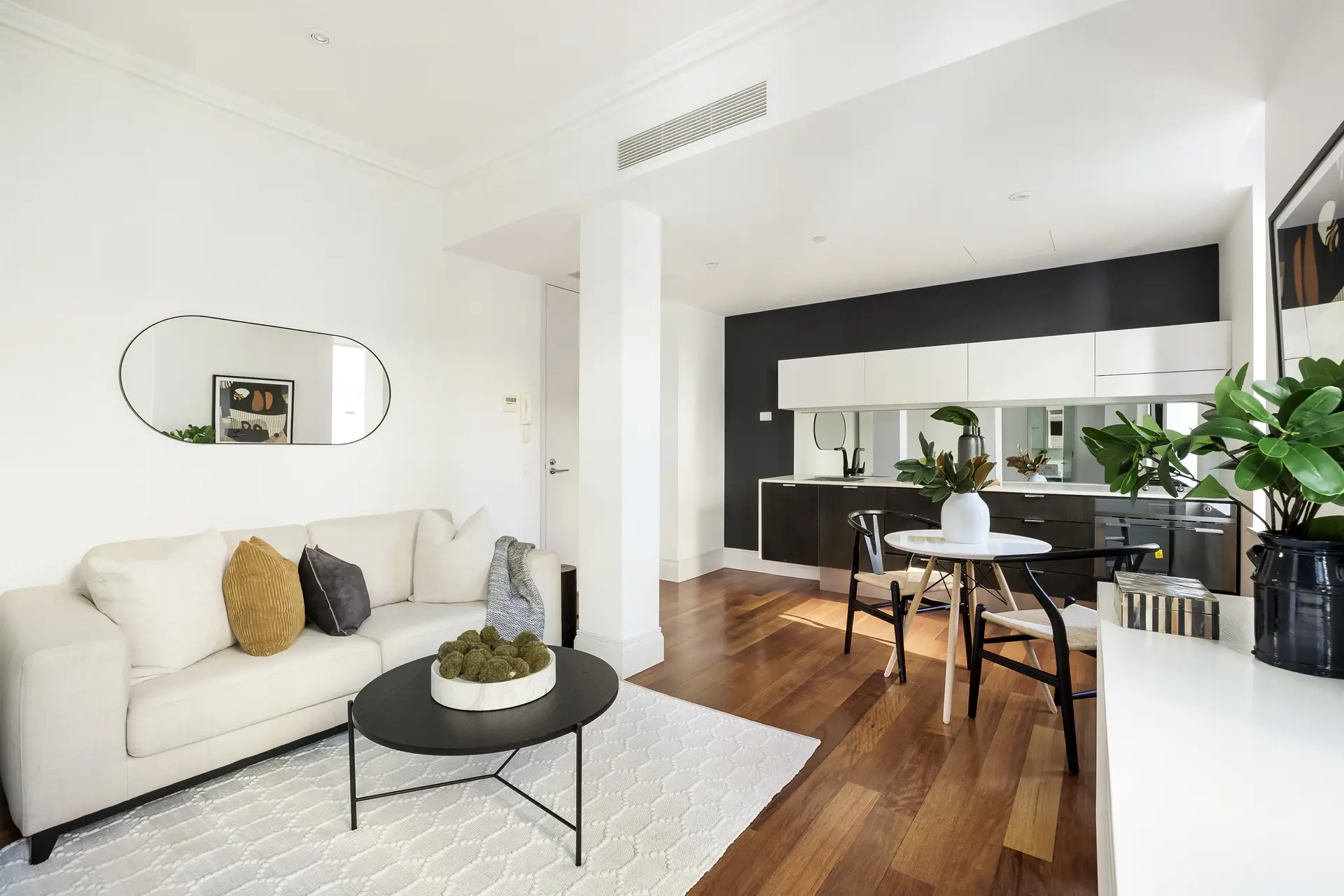 810/13-15 Bayswater Road, Potts Point Sold by Adrian William