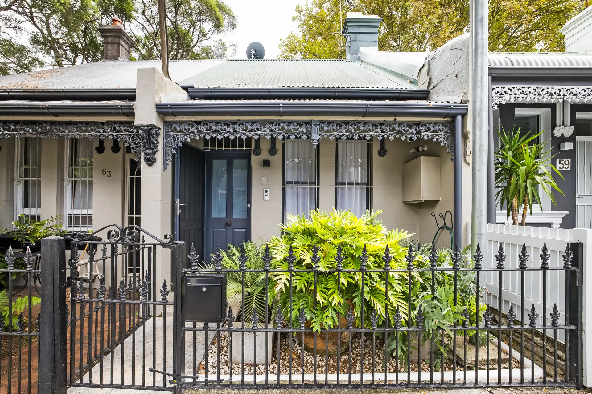 61 Kent Street, Newtown Sold by Adrian William