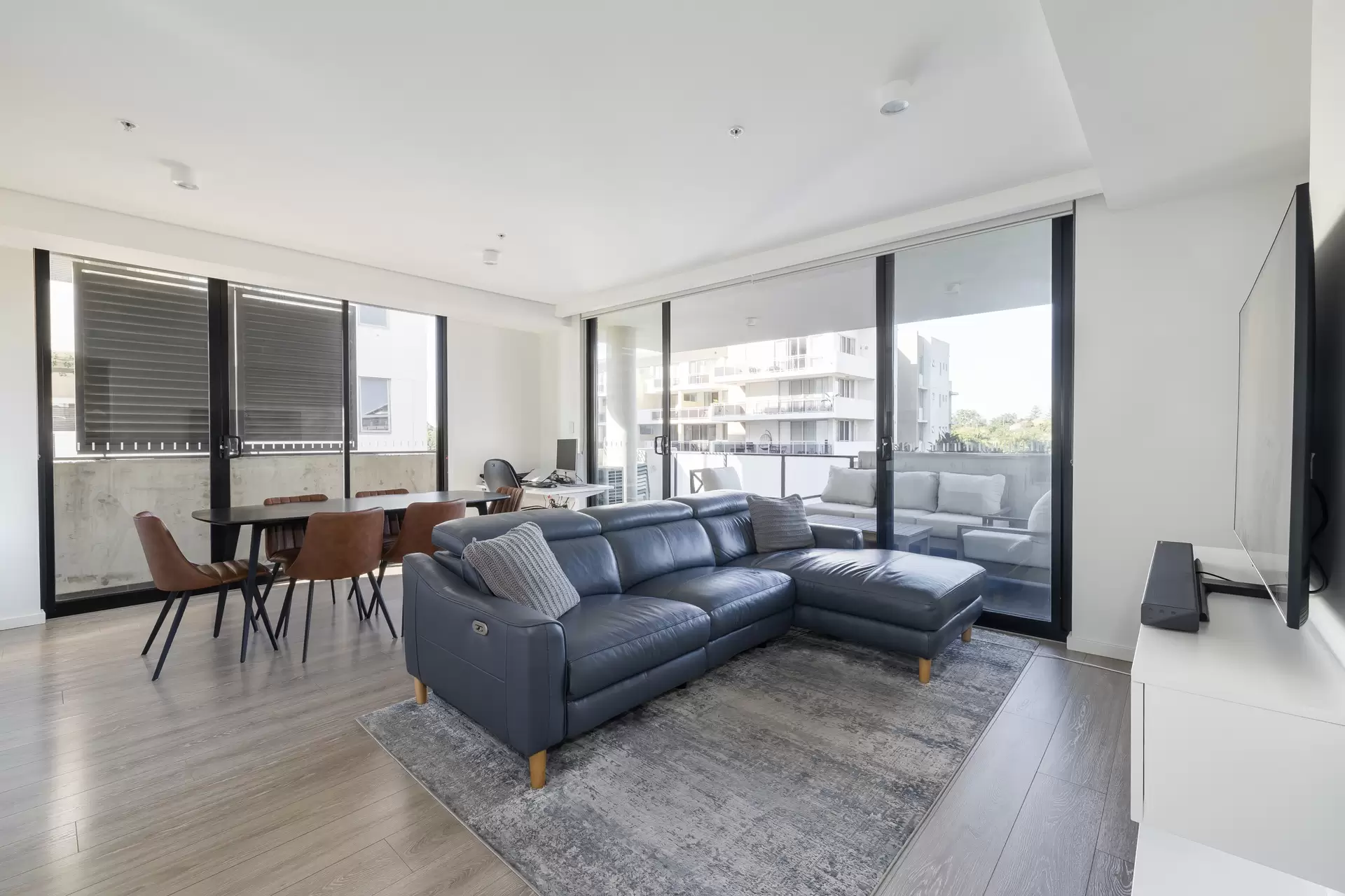 4/15-17 Gertrude Street, Wolli Creek Leased by Adrian William