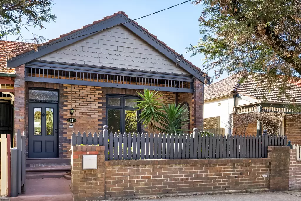 11 Woodland Street, Marrickville Auction by Adrian William