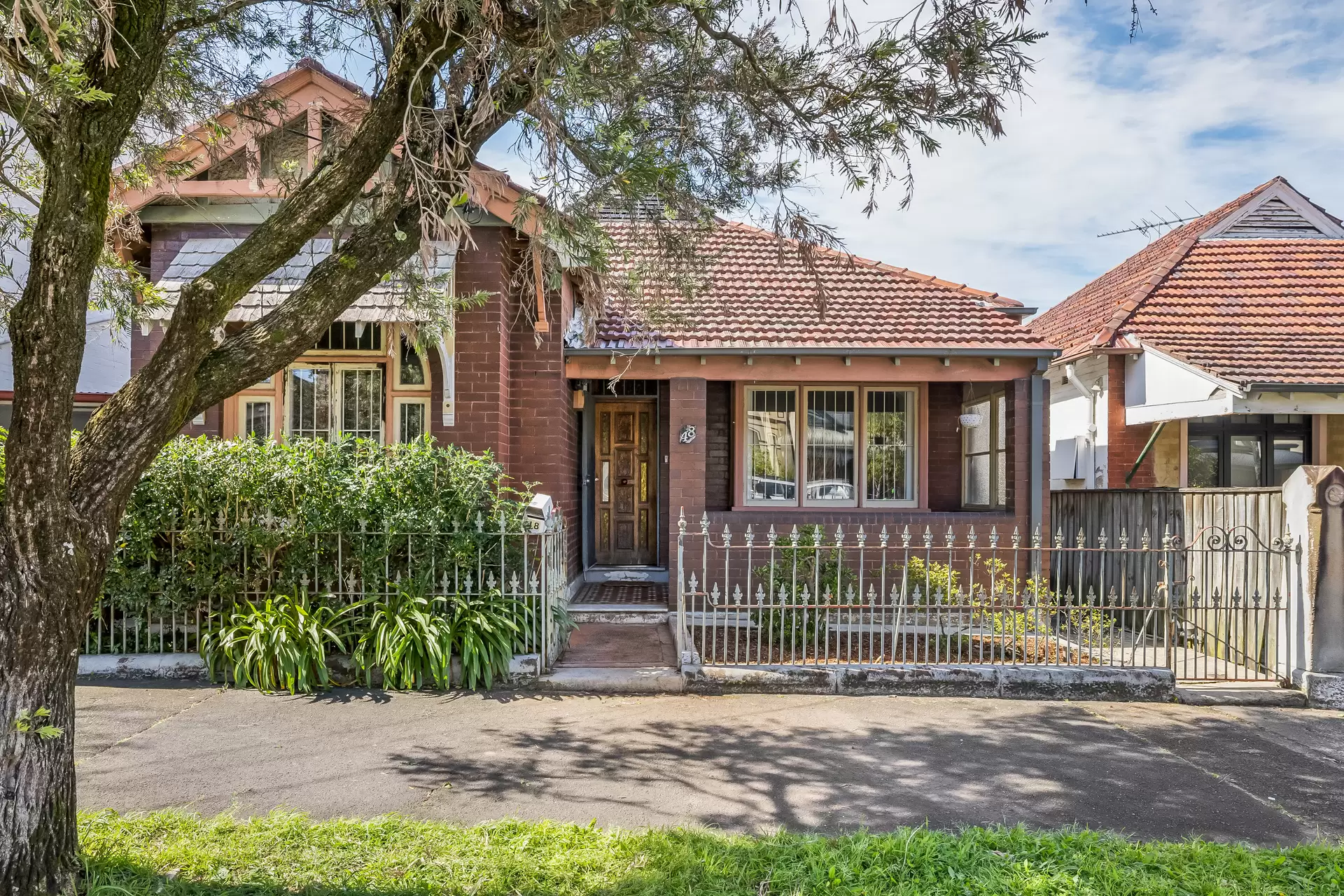 48 Juliett Street, Enmore Auction by Adrian William