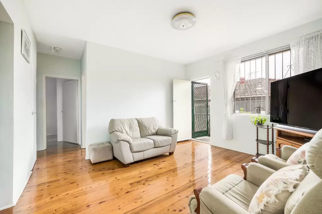 5/29 Pine Street, Marrickville Sold by Adrian William