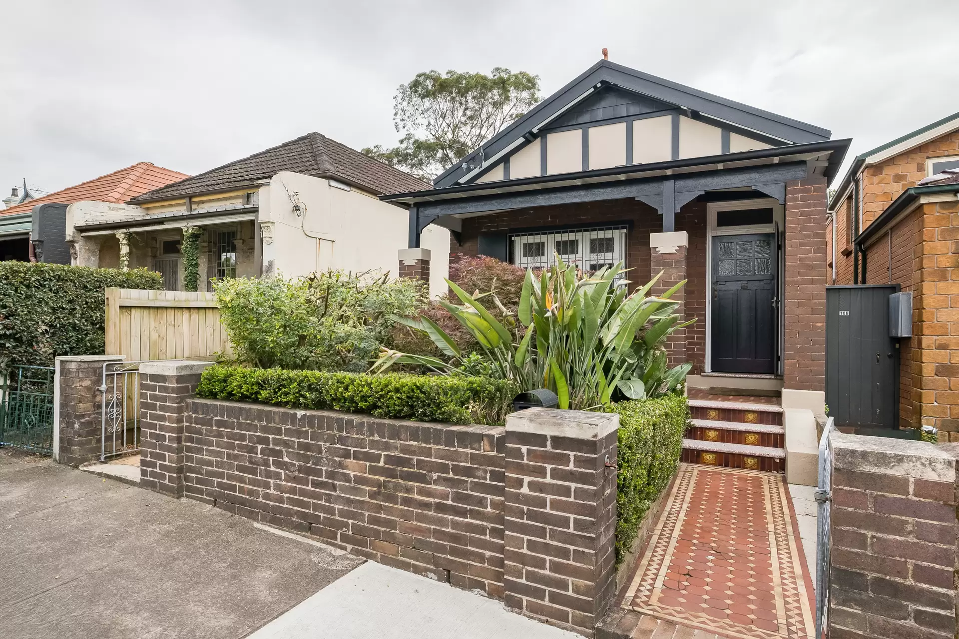 12 York Crescent, Petersham Auction by Adrian William