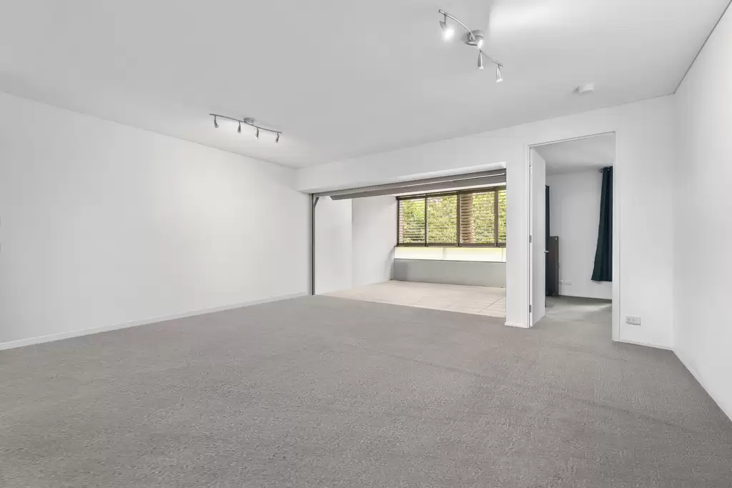 2204/4 Sterling Circuit, Camperdown Leased by Adrian William