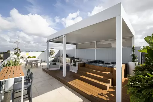 62/80 Princes Highway, St Peters Auction by Adrian William
