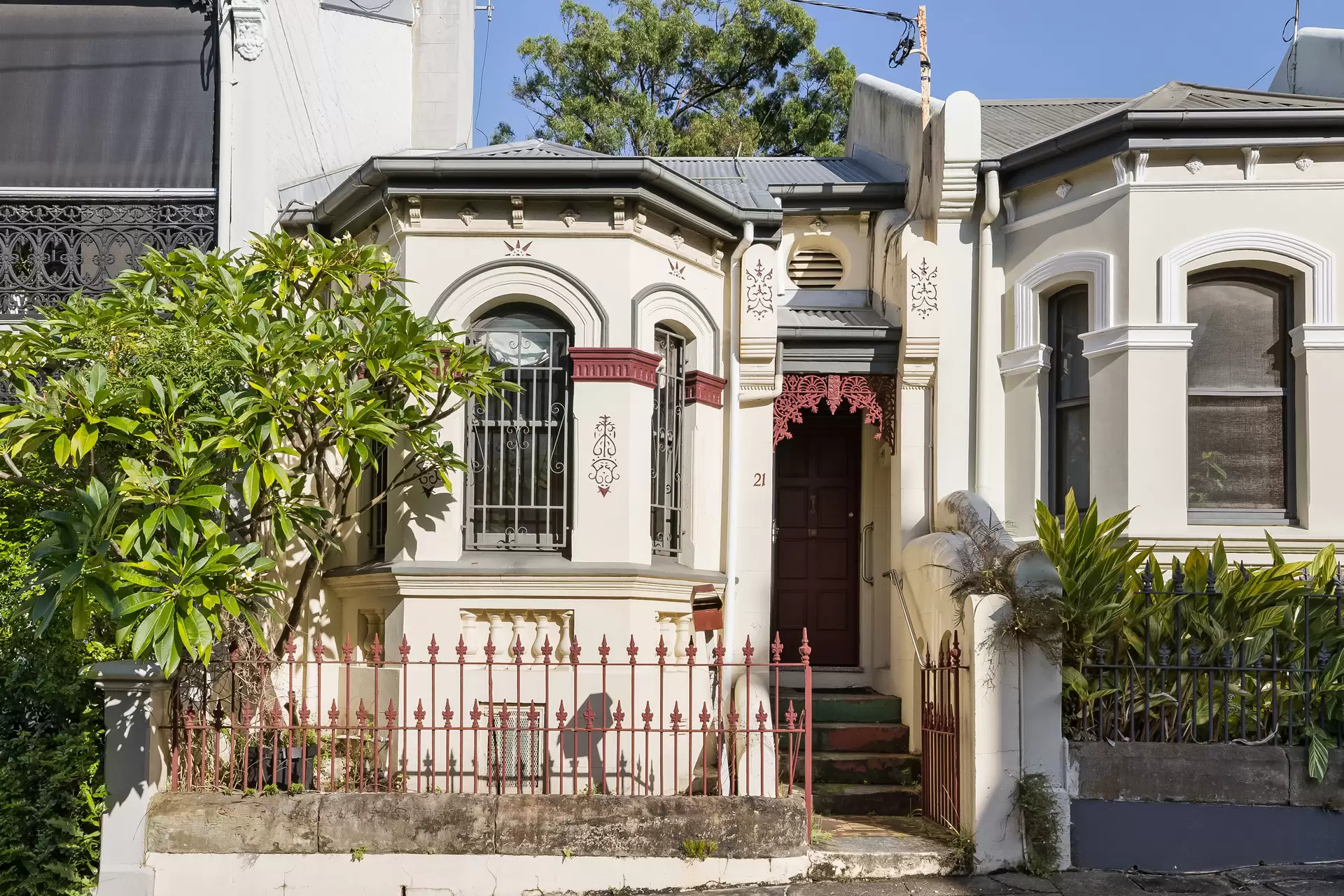 21 Bucknell Street, Newtown Auction by Adrian William
