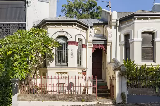 21 Bucknell Street, Newtown Auction by Adrian William