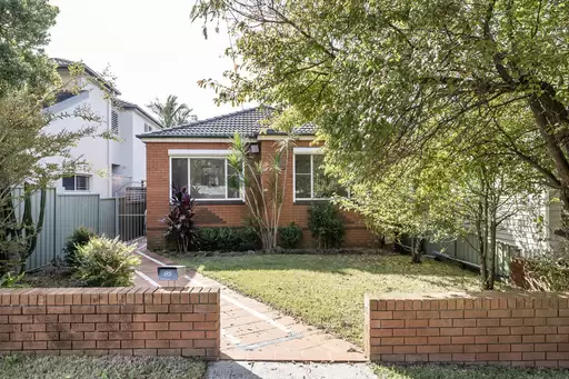 95 Crinan Street, Hurlstone Park Auction by Adrian William