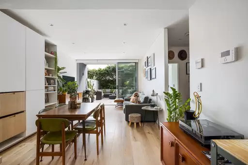 3/33 New Canterbury Road, Petersham Auction by Adrian William