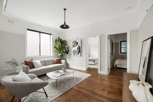 9/360 New Canterbury Road, Dulwich Hill Auction by Adrian William