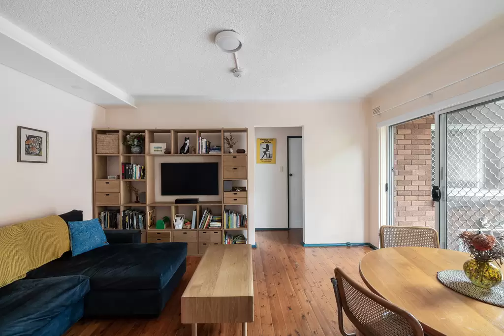4/13 Dibbs Street, Canterbury For Sale by Adrian William