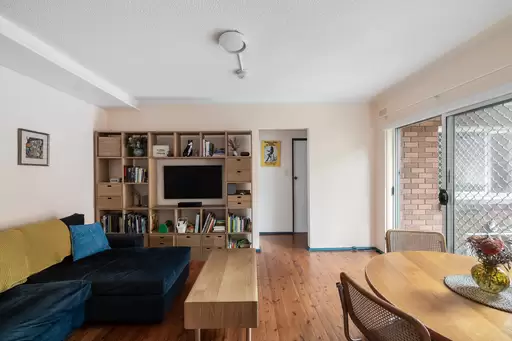 4/13 Dibbs Street, Canterbury For Sale by Adrian William