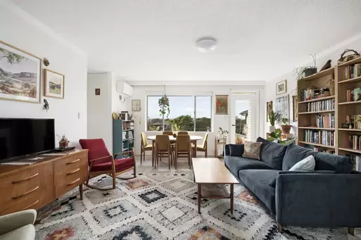 48/31-33 First Avenue, Campsie Auction by Adrian William