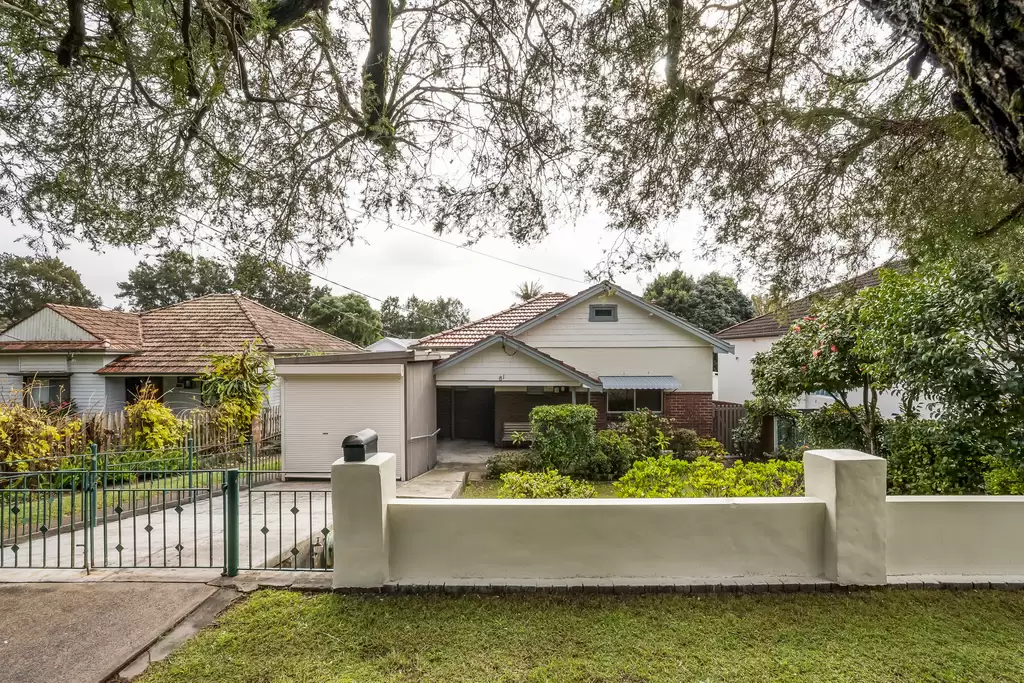 81 Undercliffe Road, Earlwood Auction by Adrian William