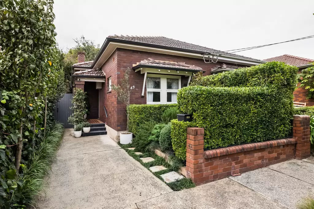 43 Woodbury Street, Marrickville Auction by Adrian William