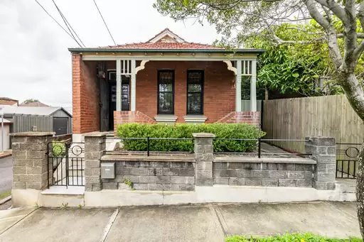 2 Yelverton Street, Sydenham Auction by Adrian William
