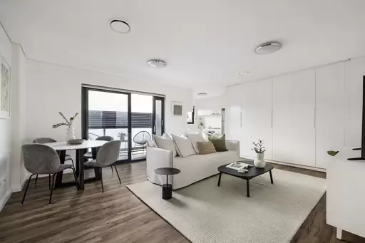 16/84-88 Princes Highway, St Peters Auction by Adrian William