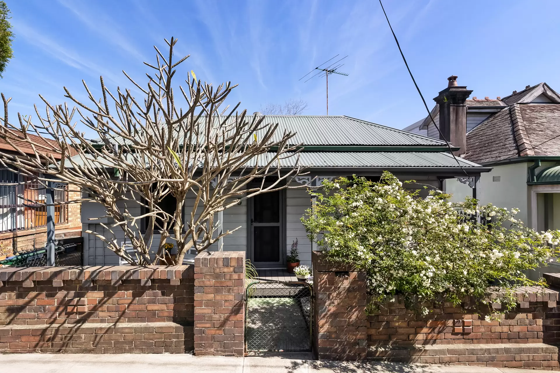 5 Quarry Street, Tempe Sold by Adrian William