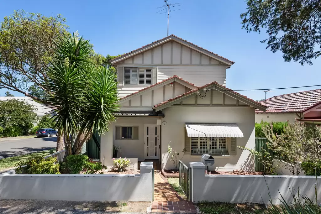 2 Fourth Street, Ashbury Auction by Adrian William