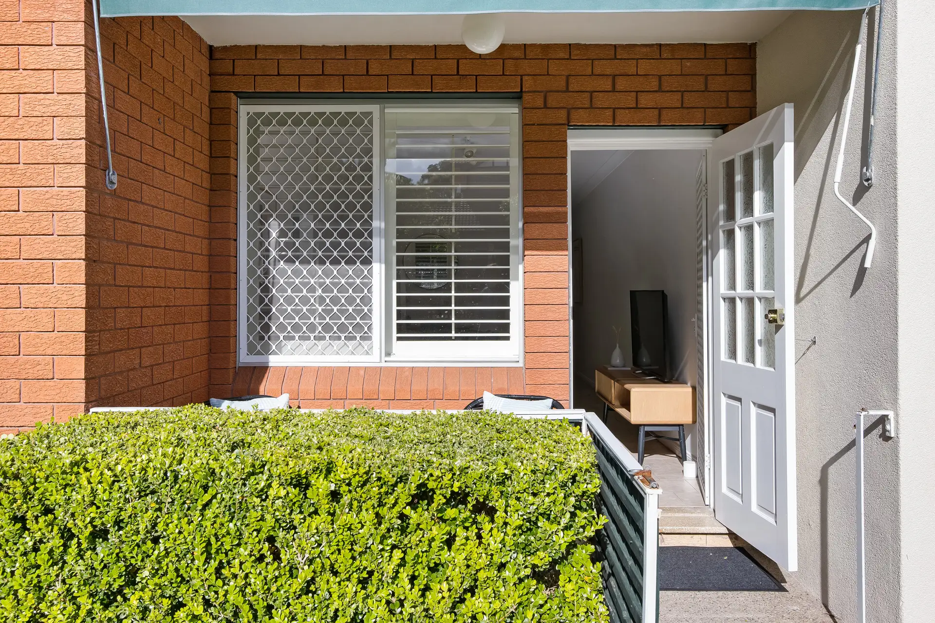 11/20 Myra Road, Dulwich Hill Sold by Adrian William