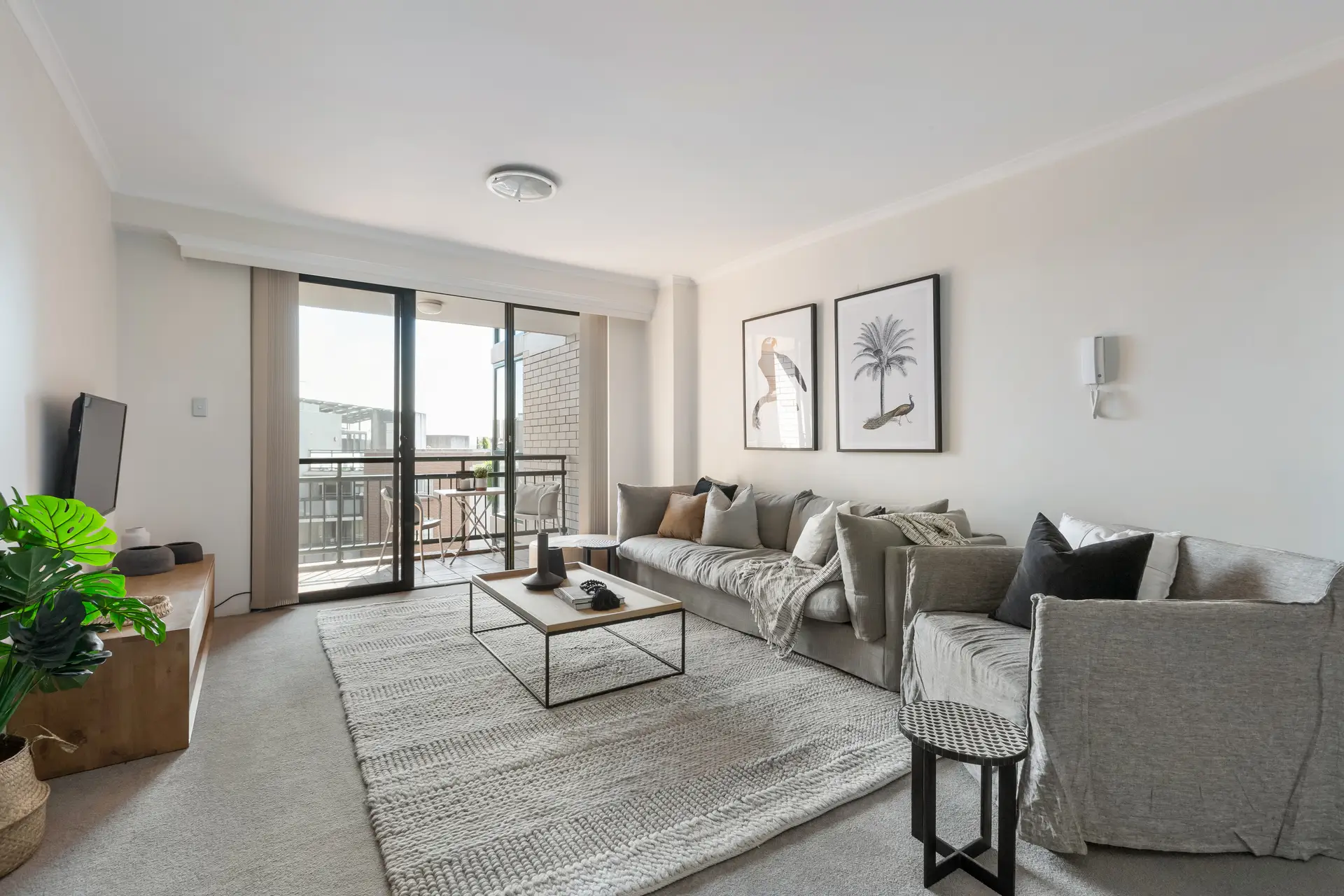 162/2-26 Wattle Crescent, Pyrmont Sold by Adrian William