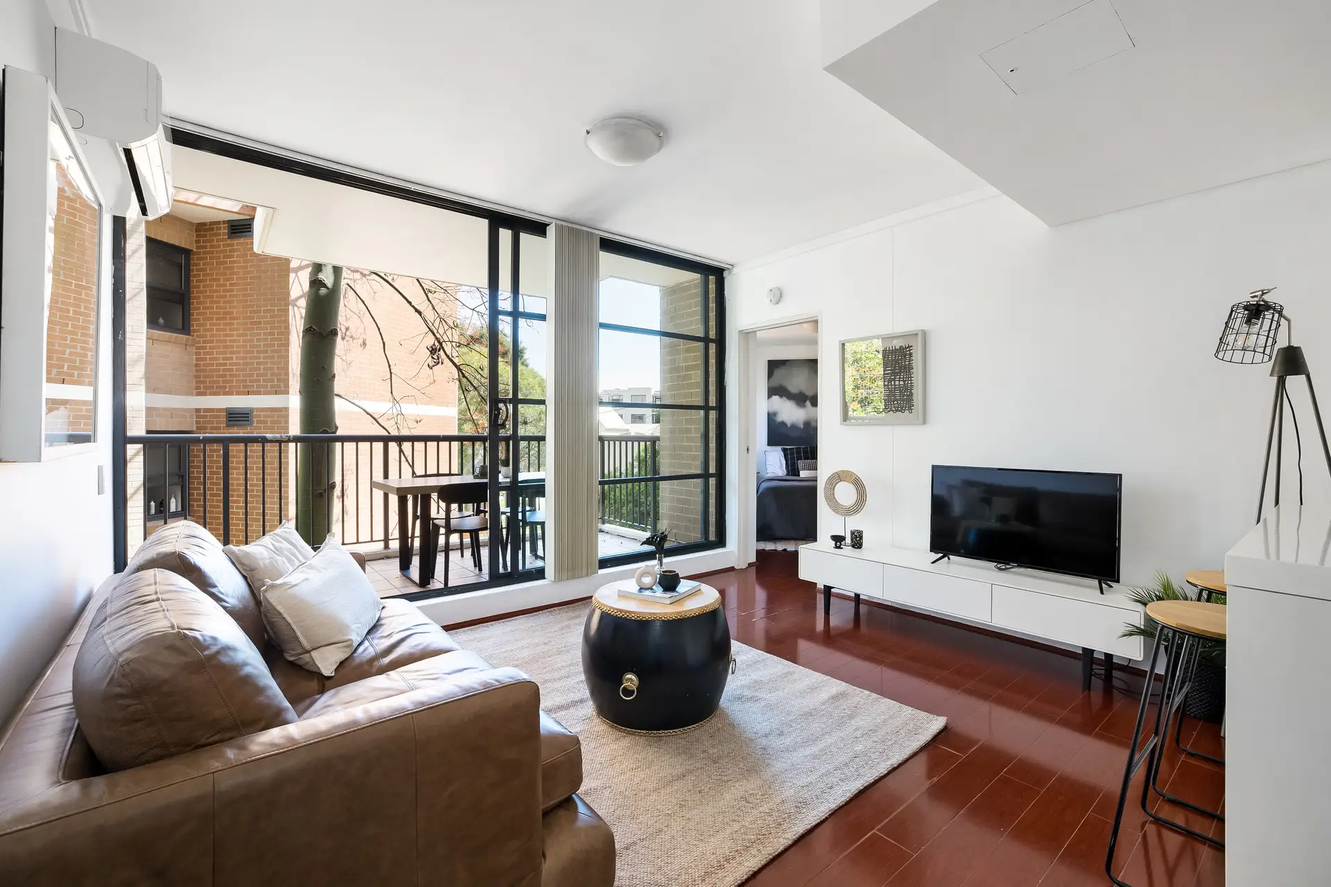 110W/138 Carillon Avenue, Newtown Sold by Adrian William